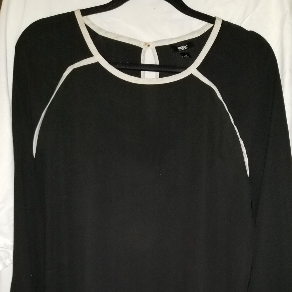 Tops - Picture 3 of 14